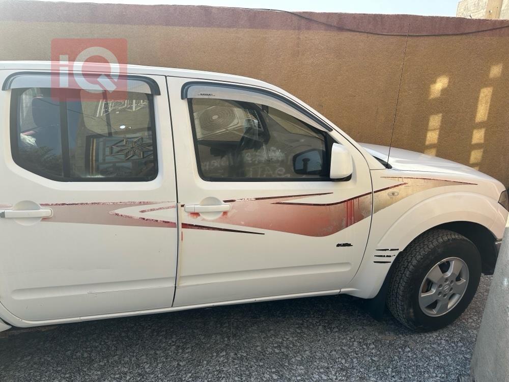 نيسان نافارا